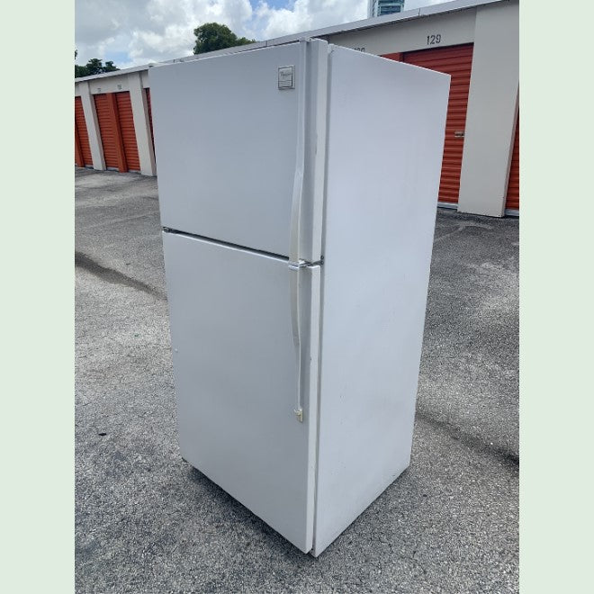 Whirlpool Top and Bottom Refrigerator with IceMaker Whirlpool Top and Bottom Refrigerator with IceMaker